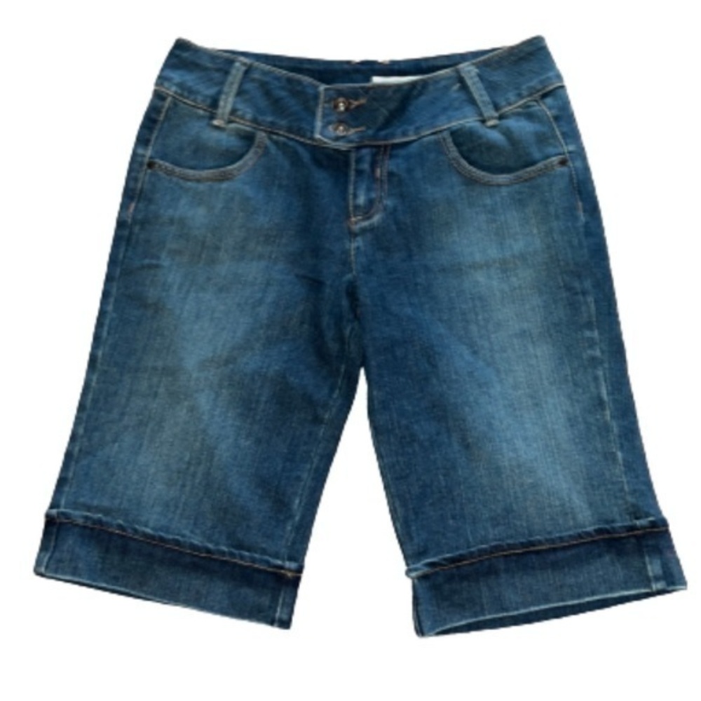 DKNY jean shorts size 4